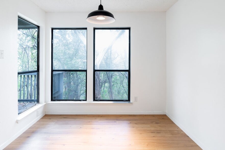 Building Photo - 706 Ramble Ln