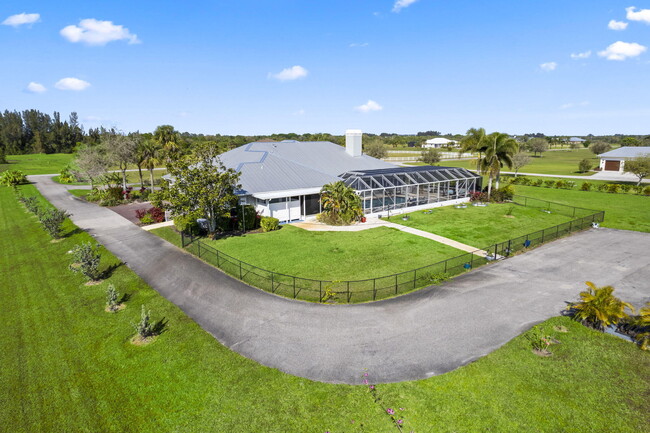 Building Photo - 8135 White Fences Ln