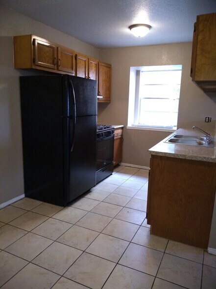 Building Photo - 3119 Voss Dr