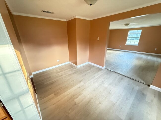 Building Photo - 4831 Saphire Ave