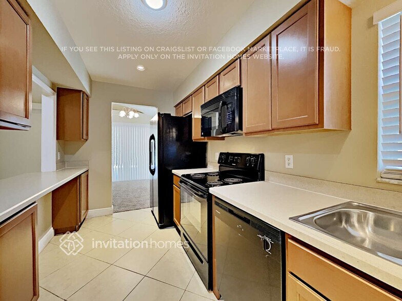 Building Photo - 854 River Cove Ave