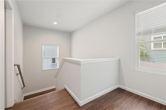 Building Photo - 1139 Lookout Ave NW