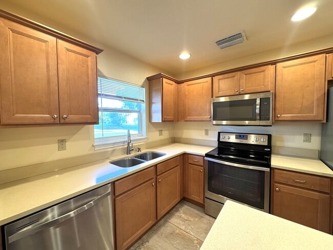 Building Photo - 2525 Gowen St