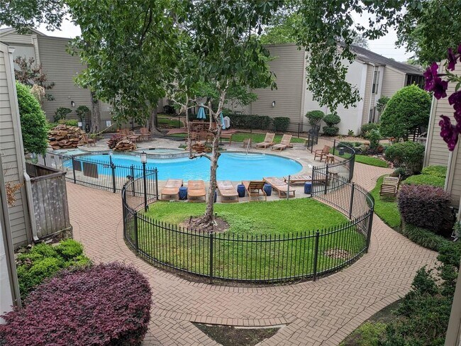 Building Photo - 2350 Bering Dr