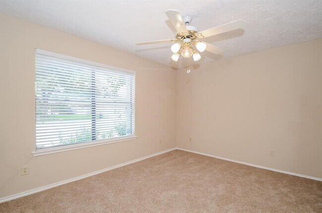 Building Photo - 1319 Silver Morning Dr
