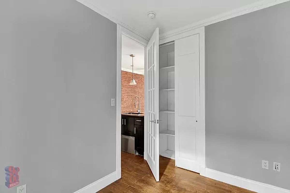 Building Photo - East 106th Street