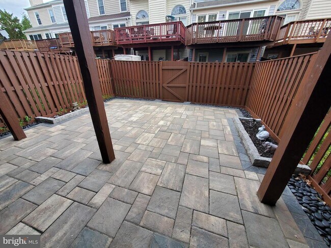 Building Photo - 7027 Bentley Mill Pl