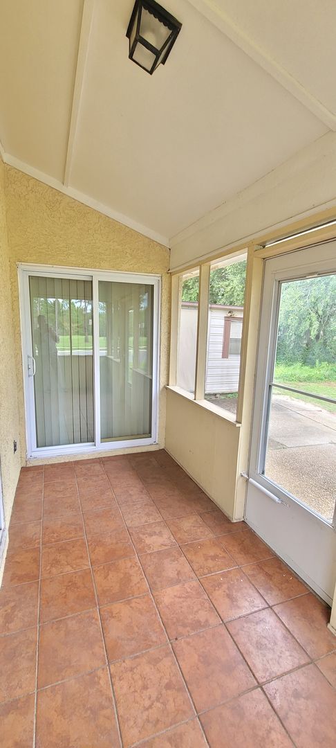 Building Photo - Venetian Villa 2 Bedroom 2 Bath 2 Car Garage w/Waterview!