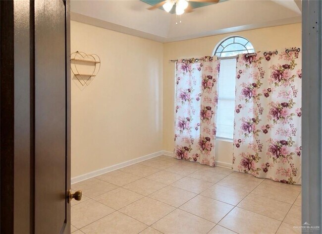 Building Photo - 3702 Marla Dr