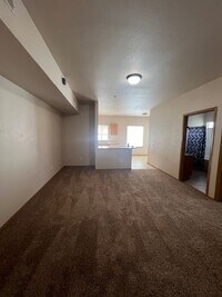 Building Photo - 2 bed 1 bath near NNU and close to downtow...