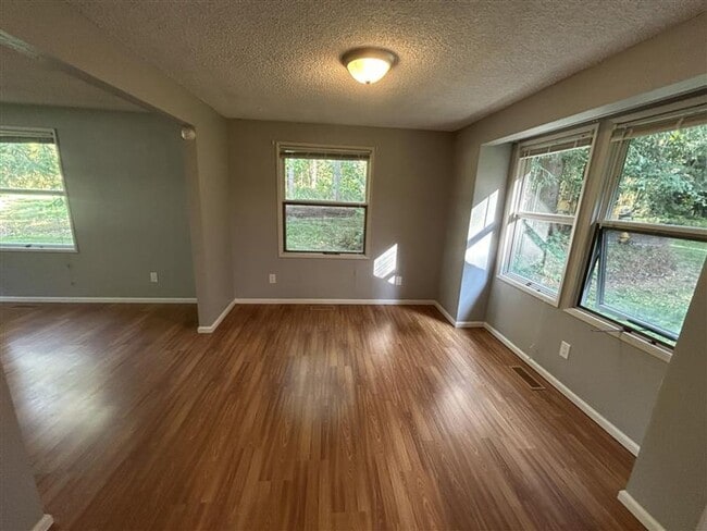 Building Photo - Three Bedroom House for Rent with Large Yard