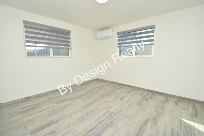 Building Photo - Hedrick Acreage 2 Bed 1 Bath Mid Century Bungalow with Modern Remodel