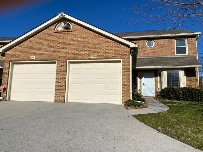 1 Car garage - 10401 Ravenbrook Ln