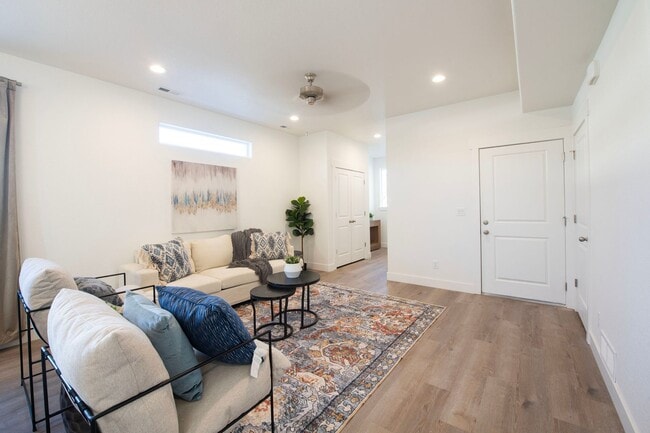 Building Photo - 1506 Tyram Grv