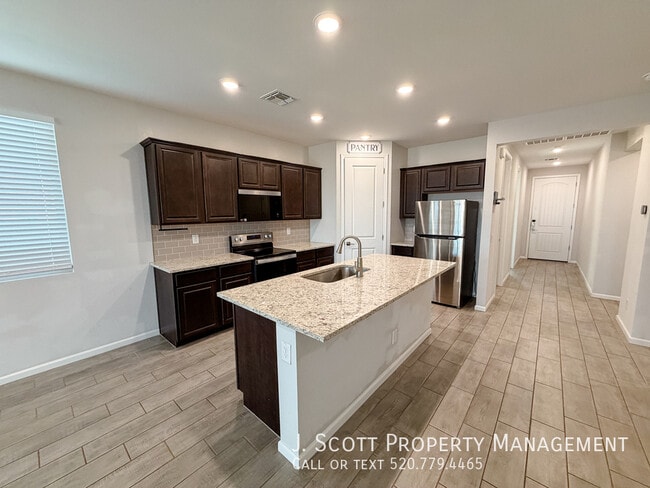 Building Photo - 18266 W Paraiso Dr