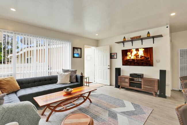 Building Photo - 1818 Diamond St