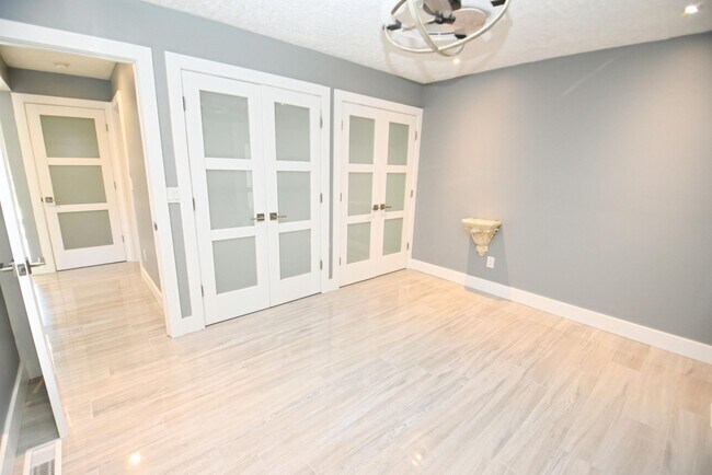 Building Photo - 18188 N Stoneridge Dr