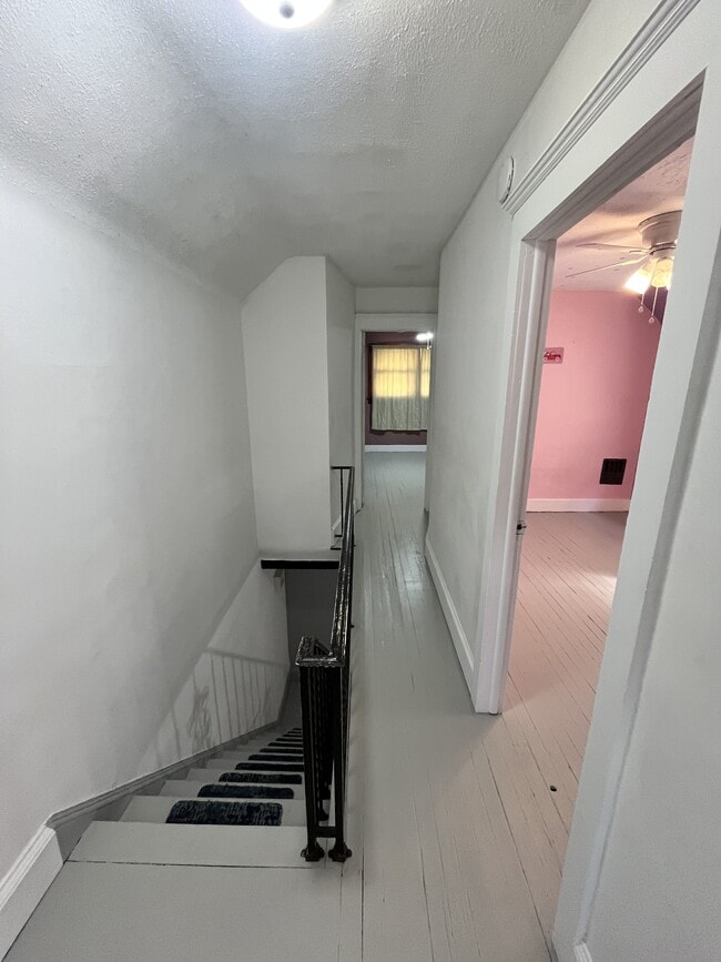 Building Photo - 239 Poplar St