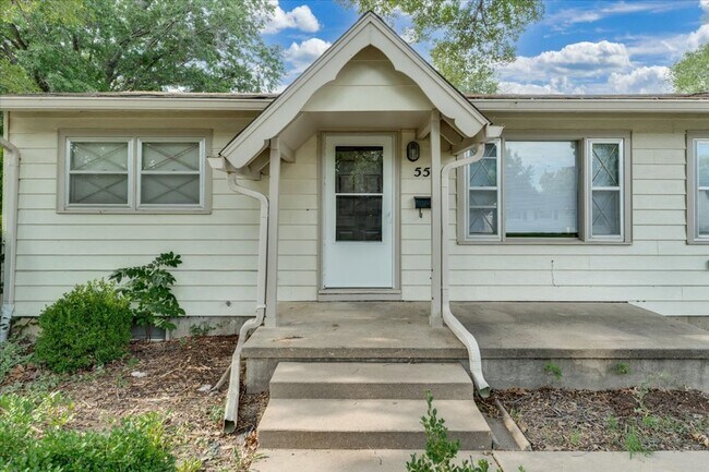 Building Photo - Three Bedroom Home in Derby!