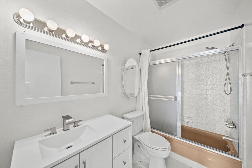 Building Photo - 22647 Margarita Dr