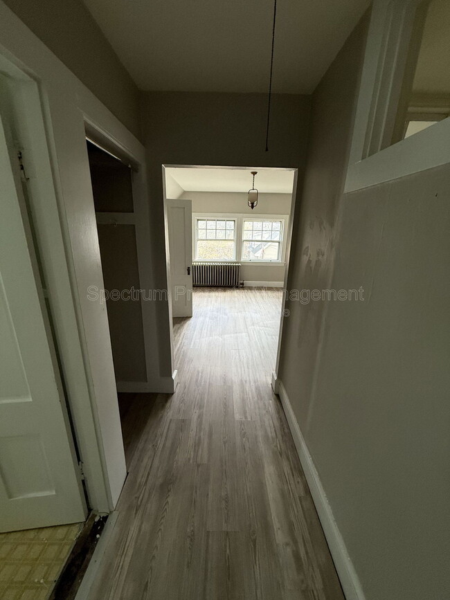 Building Photo - 40 Pleasant St