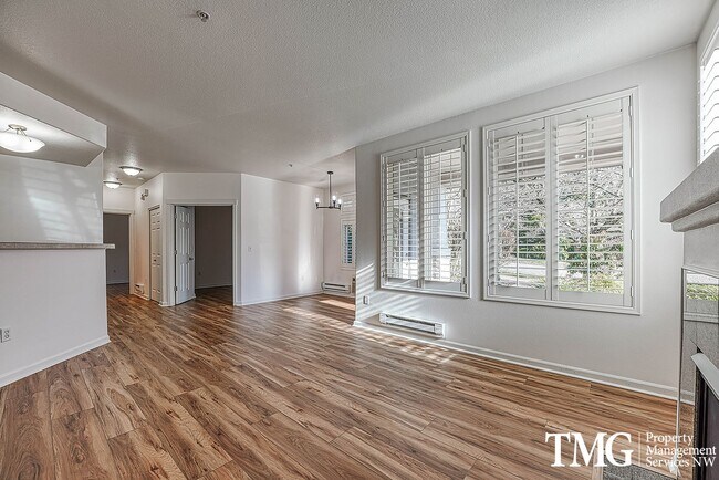 Building Photo - Cute Condo w/ 2 Beds 2 Baths and Patio in Beaverton!