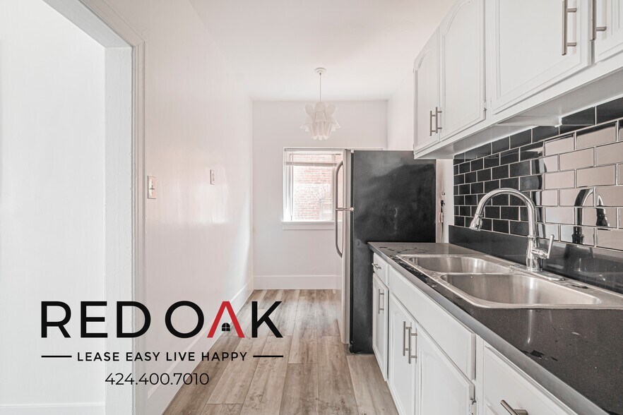 Building Photo - 687 Shatto Pl