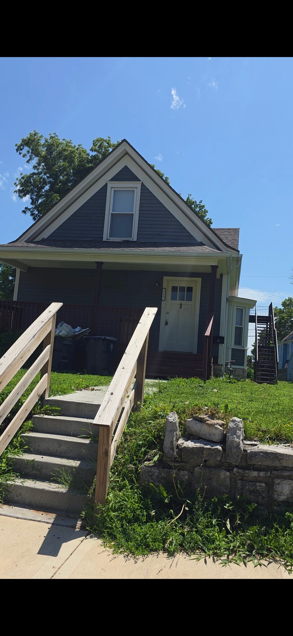 Building Photo - 335 N Lawndale Ave