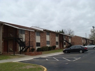 Building Photo - Briarwood Apartments