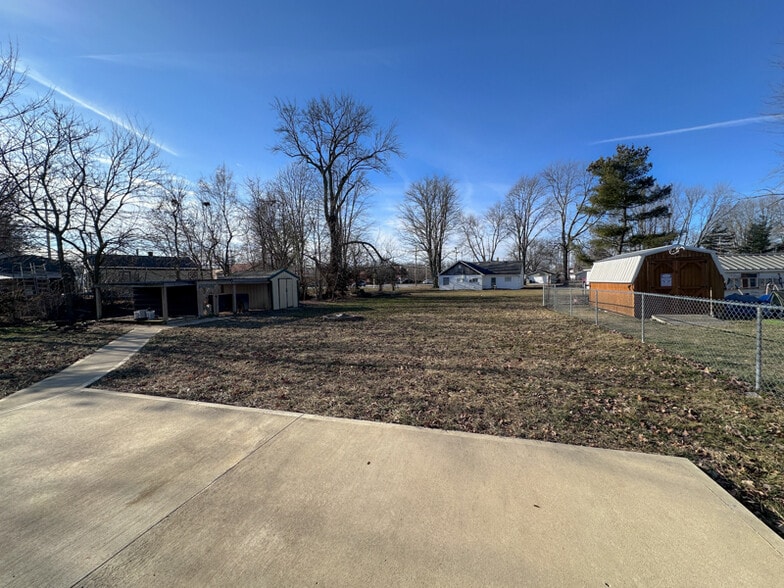 Building Photo - 222 S Vine St