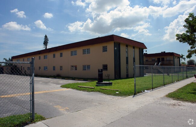 18101 NW 7th Ave - Northridge Apartments