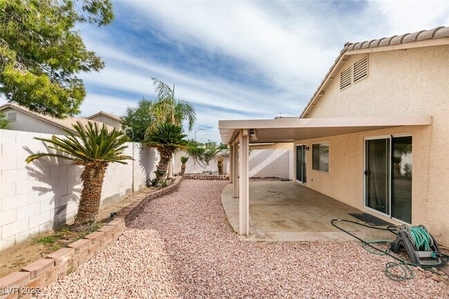 Building Photo - 744 Gritty Garnet Ave