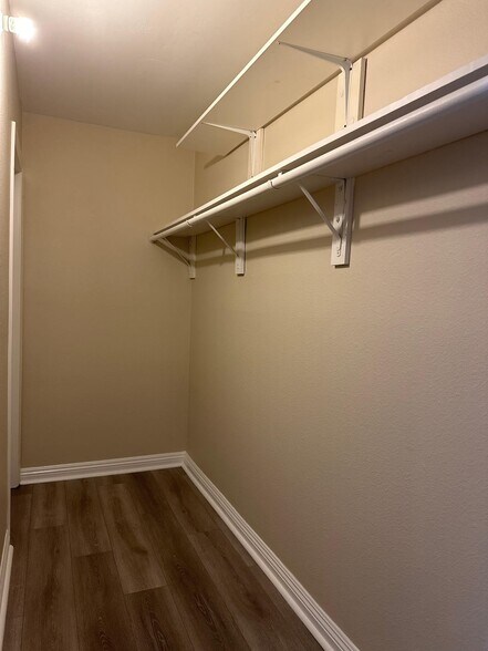 Building Photo - 6803 Urubu St