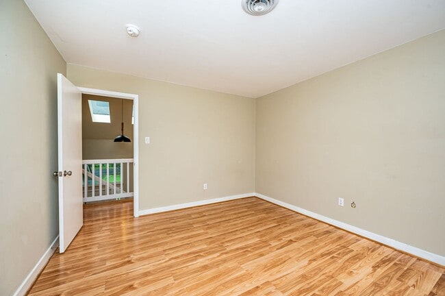 Building Photo - Exceptional Contemporary Features Privacy and a Scenic Back Yard.