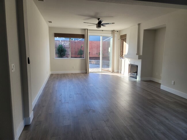 Building Photo - 8033 Horncastle Ave