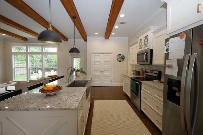 Building Photo - 4025 Gramercy Dr