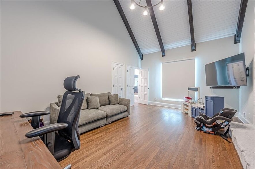 Building Photo - 4562 Columns Dr SE