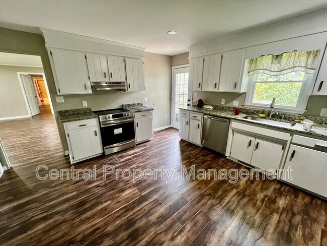 Building Photo - 103 Newman Dr