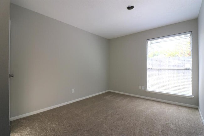 Building Photo - 12639 Ashford Hills Dr