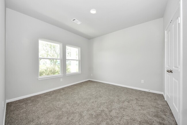 Building Photo - 638 Stovall Dr