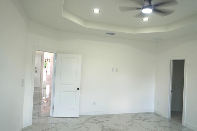 Building Photo - 8926 N Orleans Ave