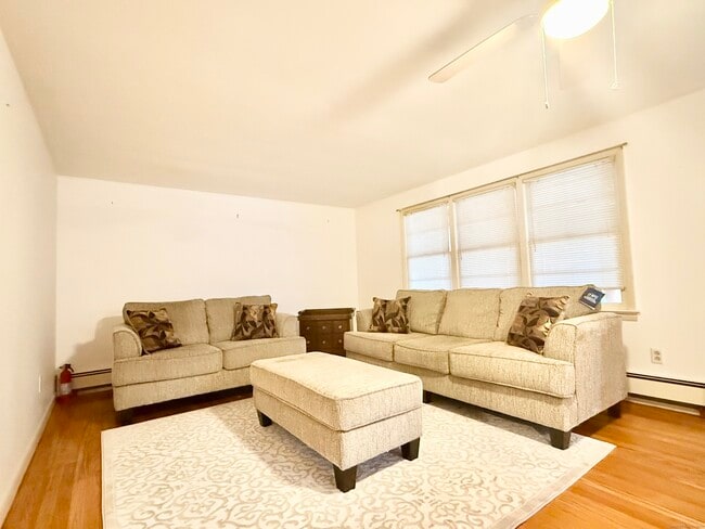 Building Photo - 213 Georgetown Rd