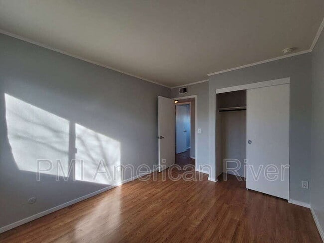 Building Photo - 3127 Vía Grande