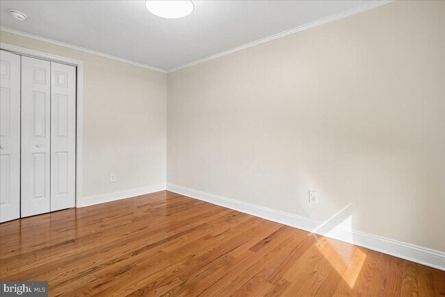 Building Photo - 223 Burgess Ave