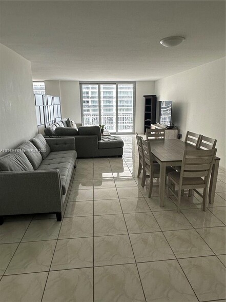 Building Photo - 5825 Collins Ave