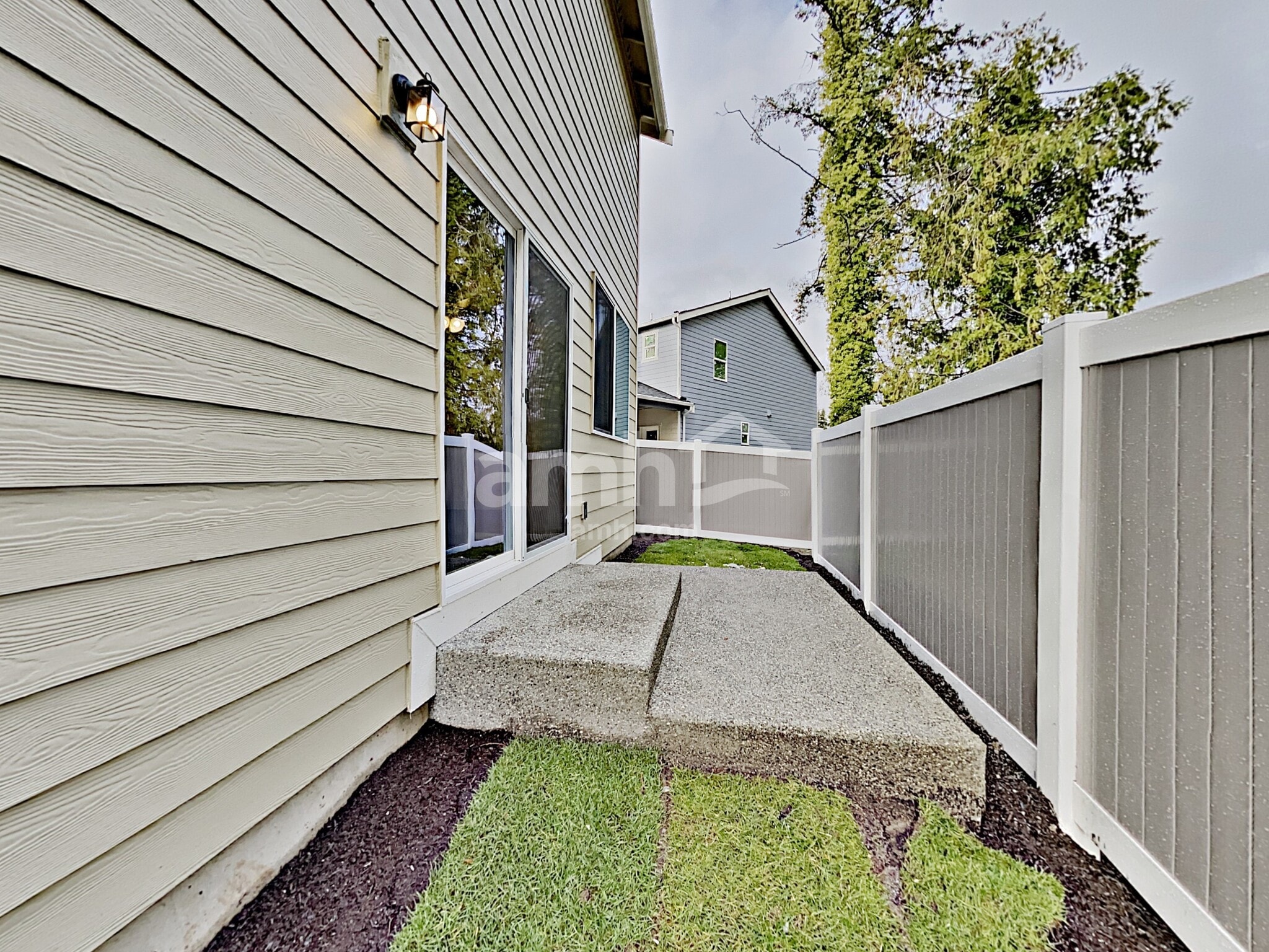 Building Photo - 2105 104th Dr SE