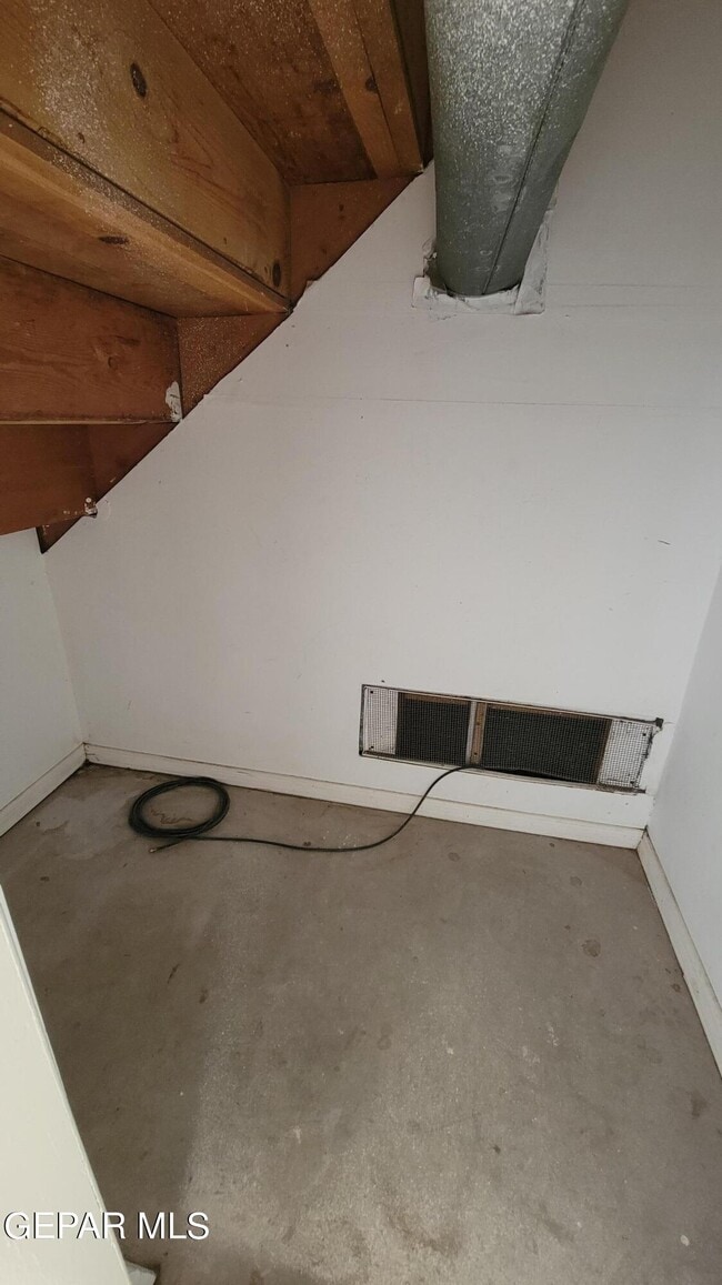 Building Photo - 1405 Cessna Dr