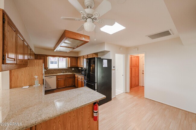 Building Photo - 9821 N 110th Ave