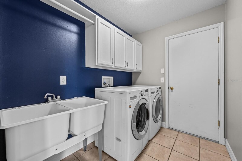 Building Photo - 5909 Wedgefield Dr