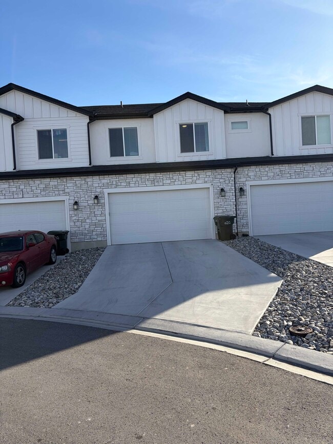 Building Photo - 1162 N 550 W